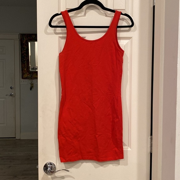 Forever 21 Sleeveless T-Shirt Dress in Red, Size Medium - Picture 4 of 5